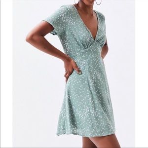 Pacsun Floral V Neck Green Mini Dress